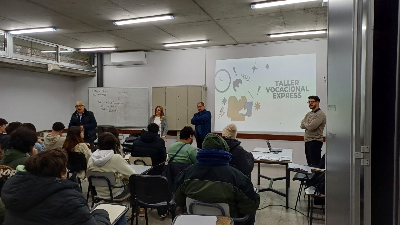 En este momento estás viendo Charla sobre AFAP para los alumnos del BT de Tecnologías de la Información
