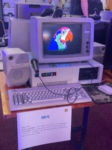 Alumnos de ISBO visitan el Campus Party 2025